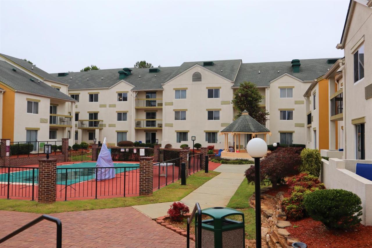 Baymont By Wyndham Norcross Atlanta Hotel Exterior photo
