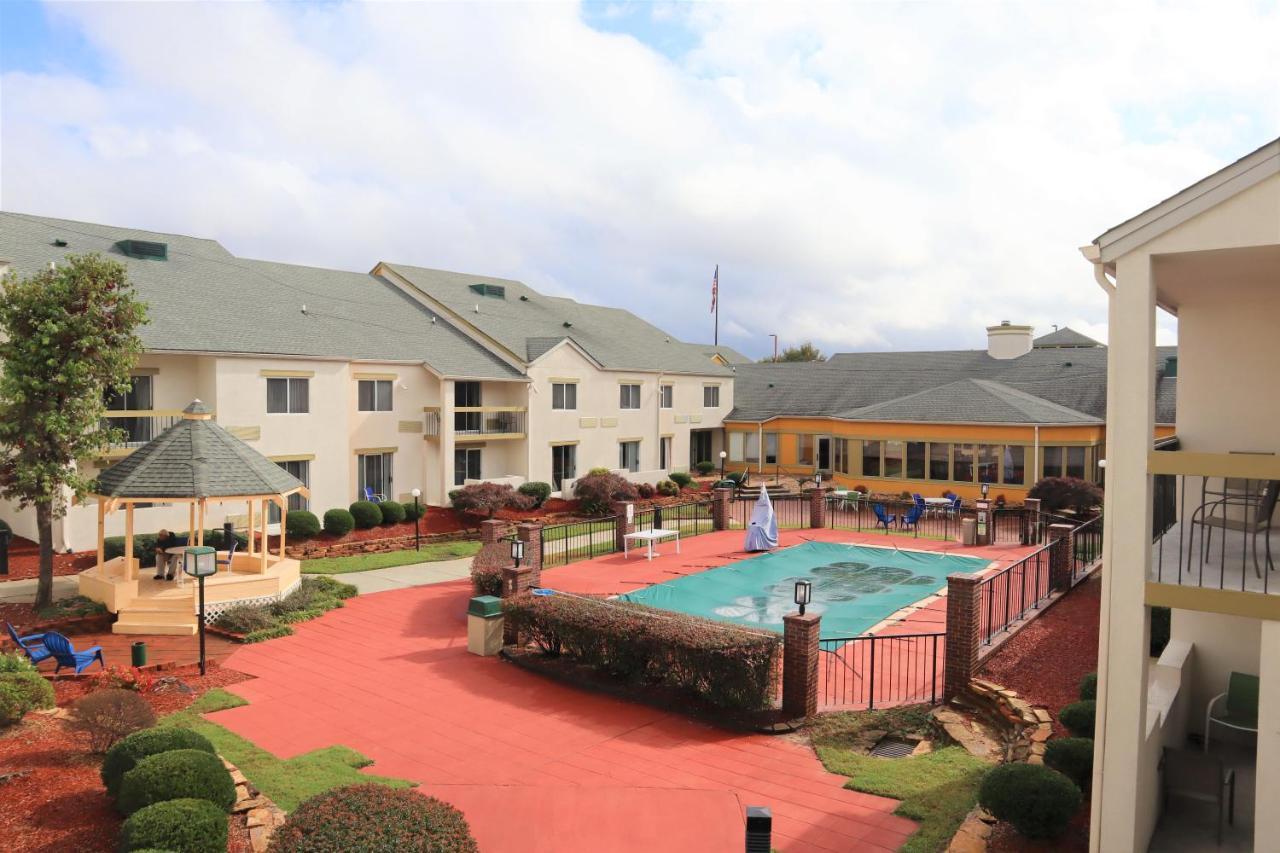 Baymont By Wyndham Norcross Atlanta Hotel Exterior photo